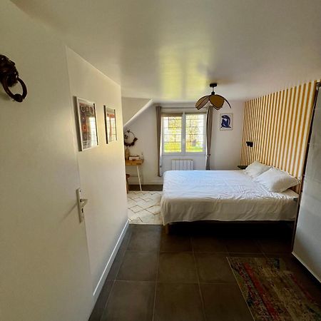 Chambre Dans Maison Meuliere Avec Jardin Chelles  Exterior photo